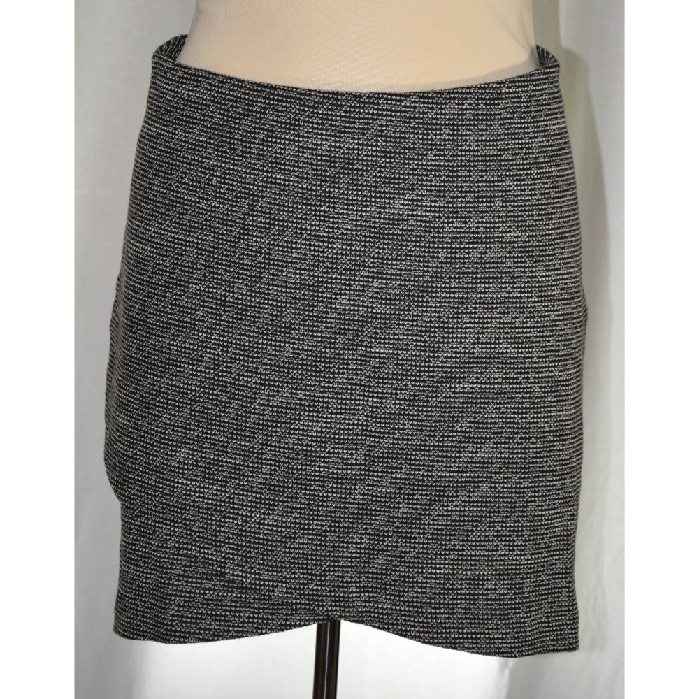 H&M Black and White Mini Skirt size XL